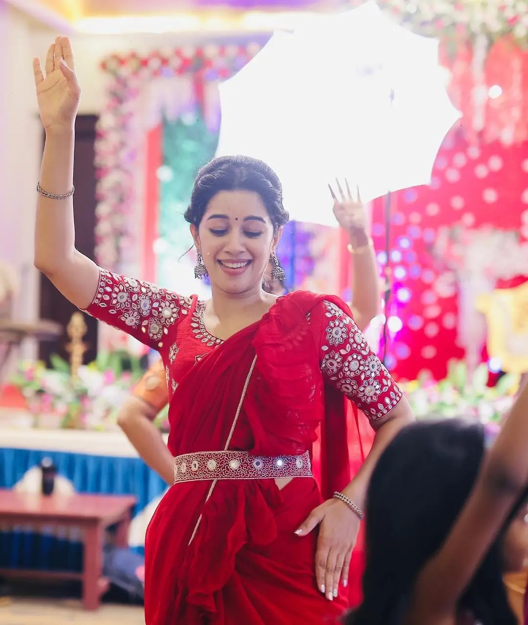 Indian Actress Mirnalini Ravi Images In Maroon Saree